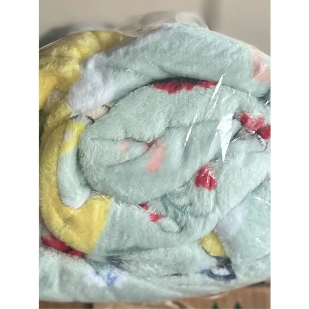 NWT The Big One Plush Blanket Disney Princess’s OS 5’x6’Snow White Floral